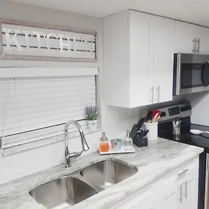 Cozy 3 Bed 2.5 Bath Located Near Busch Gardens , Tampa United States